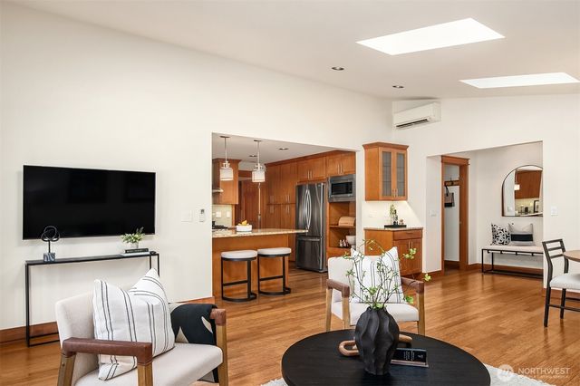 13330 NE 80th Street, Redmond, WA 98052