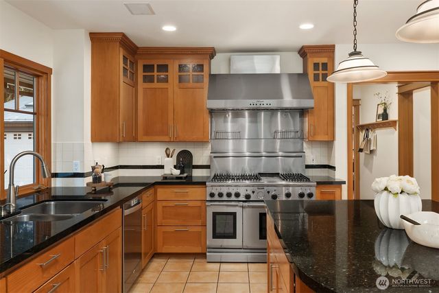 13330 NE 80th Street, Redmond, WA 98052