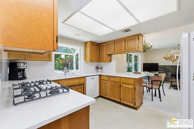 7822 Goldmine Lane, Lake Balboa, CA 91406