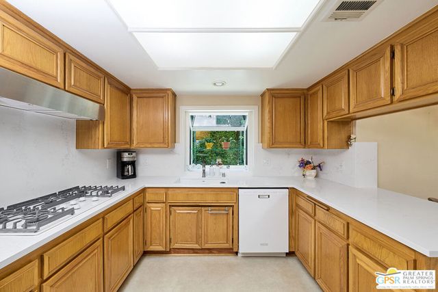 7822 Goldmine Lane, Lake Balboa, CA 91406