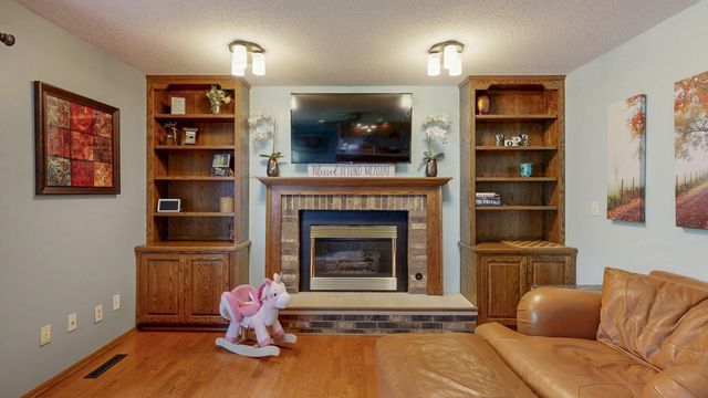 2217 Regent Lane SW, Rochester, MN 55902