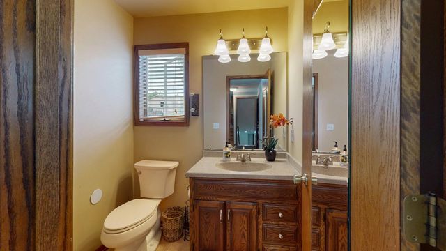 2217 Regent Lane SW, Rochester, MN 55902