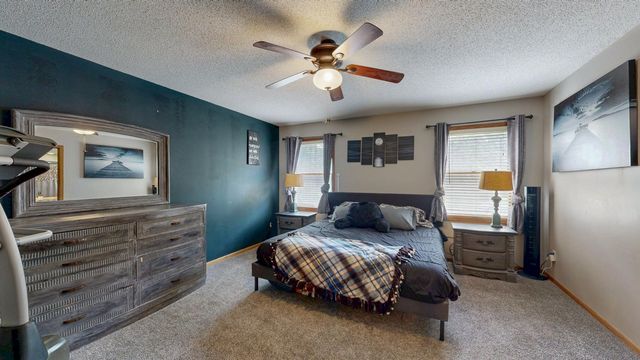 2217 Regent Lane SW, Rochester, MN 55902