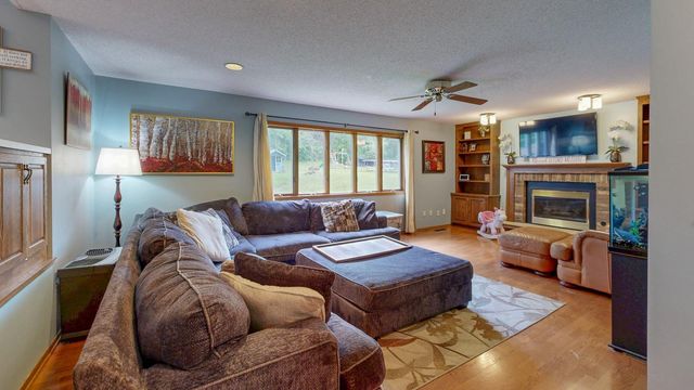 2217 Regent Lane SW, Rochester, MN 55902