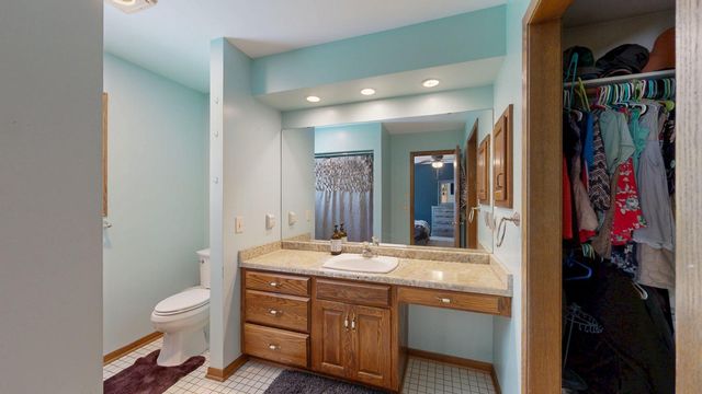 2217 Regent Lane SW, Rochester, MN 55902