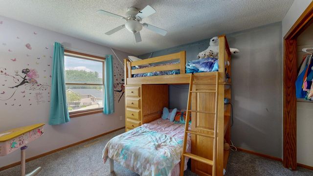2217 Regent Lane SW, Rochester, MN 55902