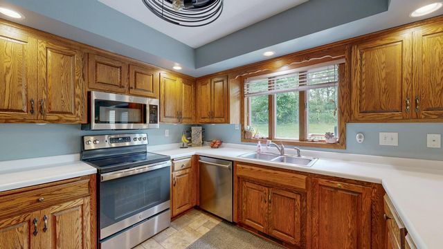 2217 Regent Lane SW, Rochester, MN 55902