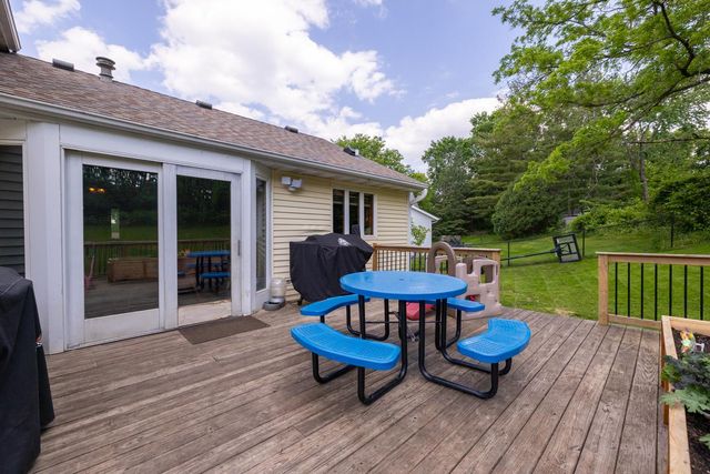 2217 Regent Lane SW, Rochester, MN 55902