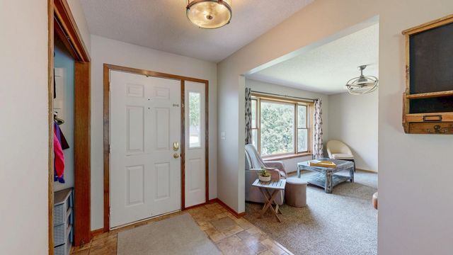 2217 Regent Lane SW, Rochester, MN 55902