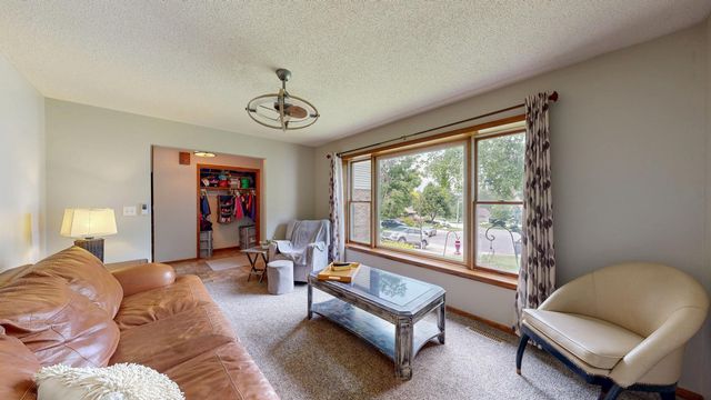 2217 Regent Lane SW, Rochester, MN 55902