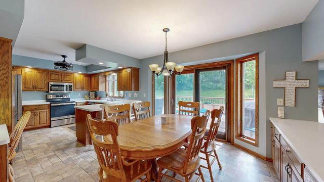 2217 Regent Lane SW, Rochester, MN 55902