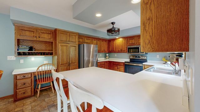 2217 Regent Lane SW, Rochester, MN 55902