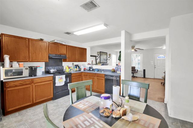 804 Dawlish DR, Pflugerville, TX 78660