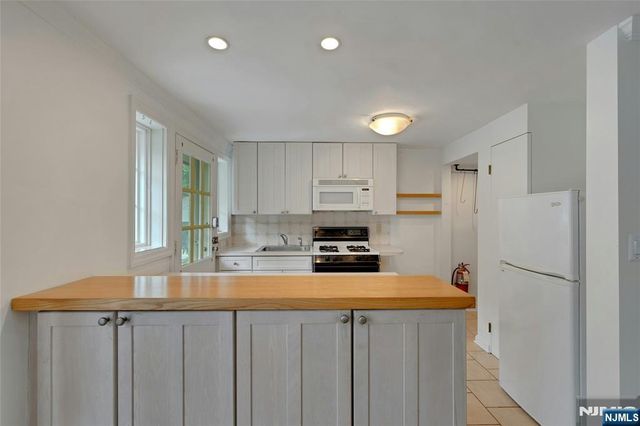 68 Dwight Place B, Englewood, NJ 07631