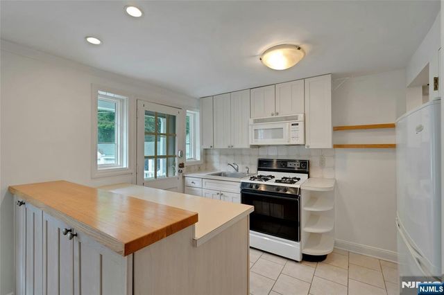 68 Dwight Place B, Englewood, NJ 07631