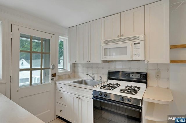 68 Dwight Place B, Englewood, NJ 07631
