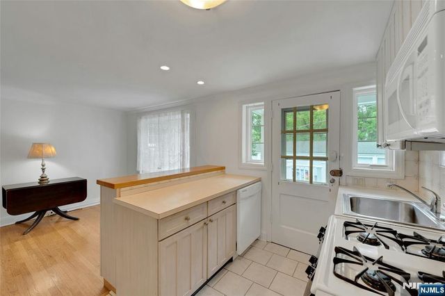 68 Dwight Place B, Englewood, NJ 07631