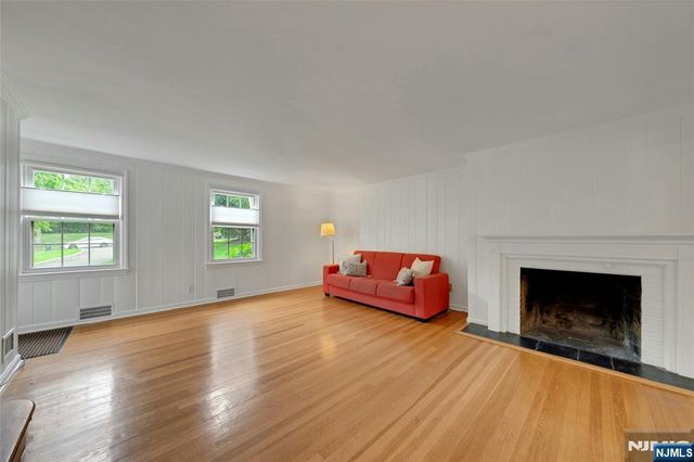 68 Dwight Place B, Englewood, NJ 07631