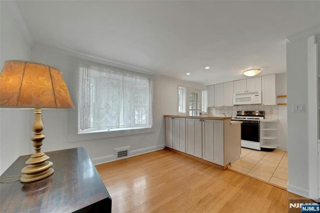 68 Dwight Place B, Englewood, NJ 07631