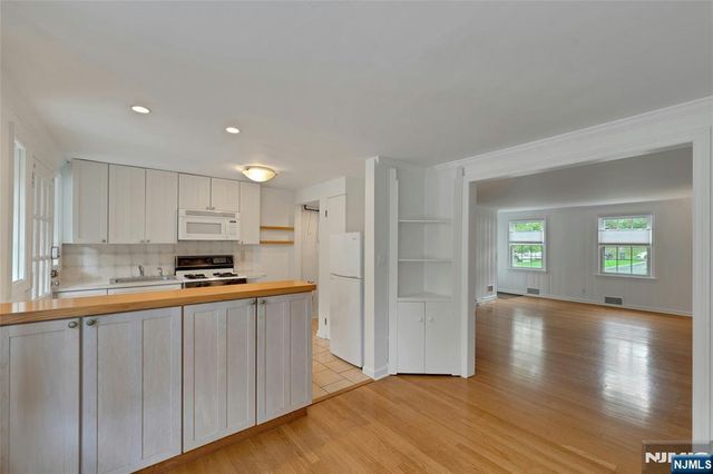 68 Dwight Place B, Englewood, NJ 07631
