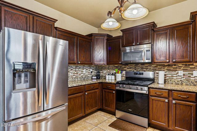 612 BELL GORDON Street, Anthony, TX 79821