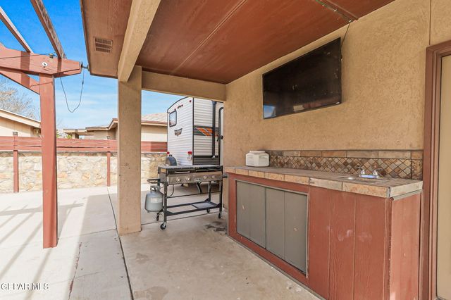 612 BELL GORDON Street, Anthony, TX 79821