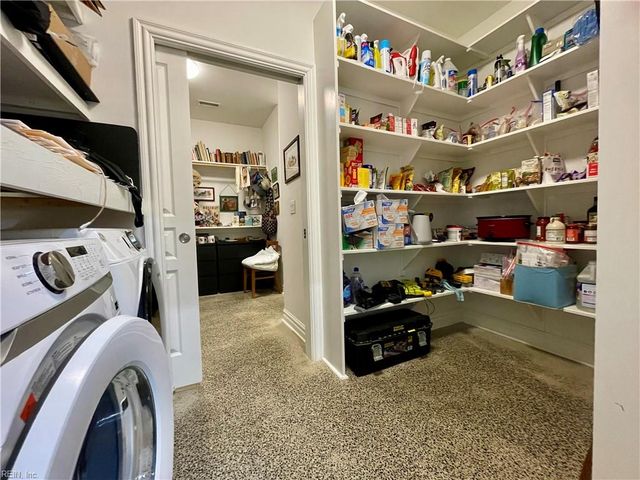 1624 N Muddy Creek Rd RD, Virginia Beach, VA 23456