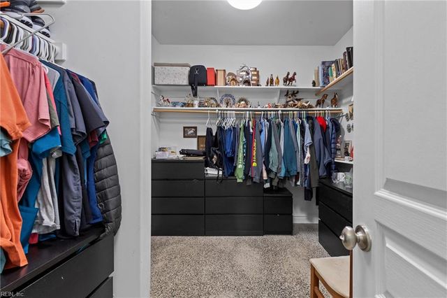 1624 N Muddy Creek Rd RD, Virginia Beach, VA 23456