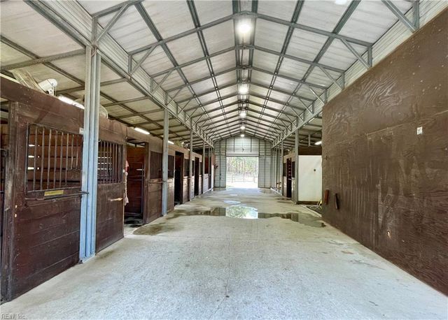 1624 N Muddy Creek Rd RD, Virginia Beach, VA 23456