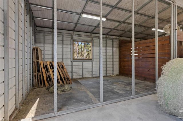 1624 N Muddy Creek Rd RD, Virginia Beach, VA 23456