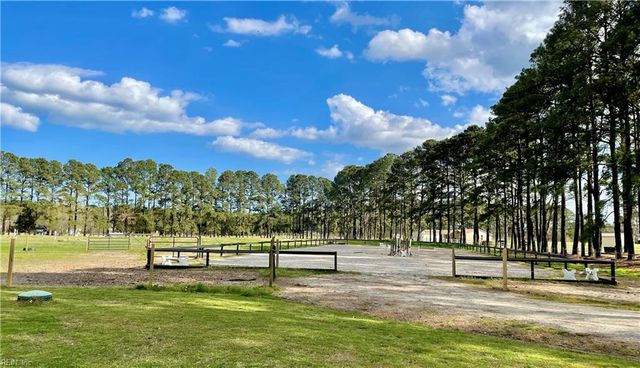 1624 N Muddy Creek Rd RD, Virginia Beach, VA 23456