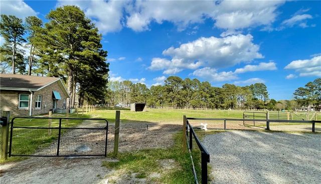 1624 N Muddy Creek Rd RD, Virginia Beach, VA 23456