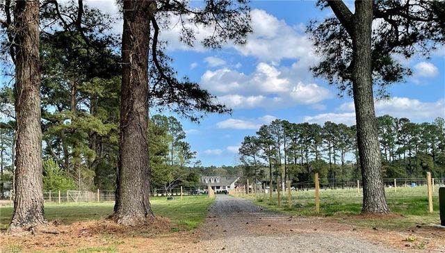 1624 N Muddy Creek Rd RD, Virginia Beach, VA 23456