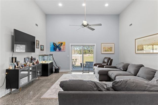 1624 N Muddy Creek Rd RD, Virginia Beach, VA 23456