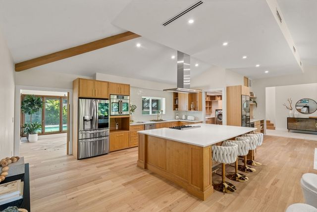 27 Rutgers Rd, Andover, MA 01810