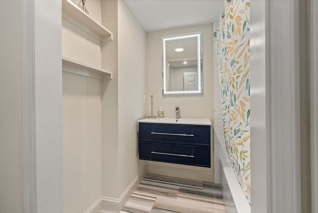 27 Rutgers Rd, Andover, MA 01810