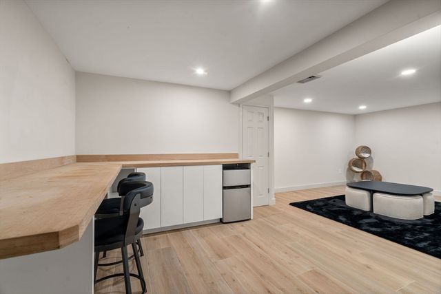 27 Rutgers Rd, Andover, MA 01810