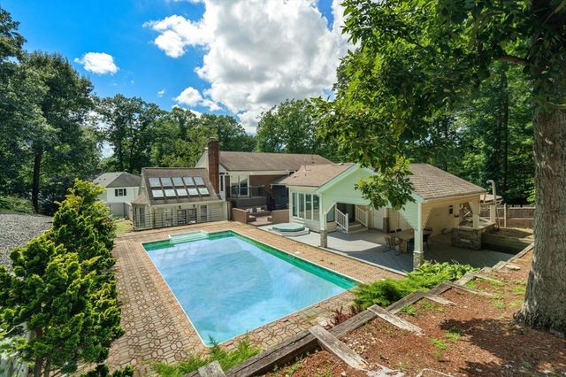 27 Rutgers Rd, Andover, MA 01810