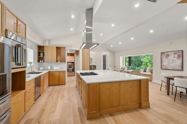 27 Rutgers Rd, Andover, MA 01810