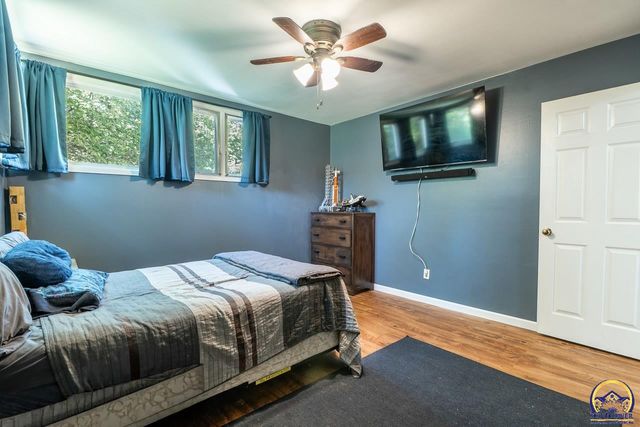 1307 SW Argyll ST, Topeka, KS 66611