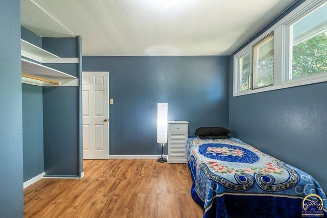 1307 SW Argyll ST, Topeka, KS 66611