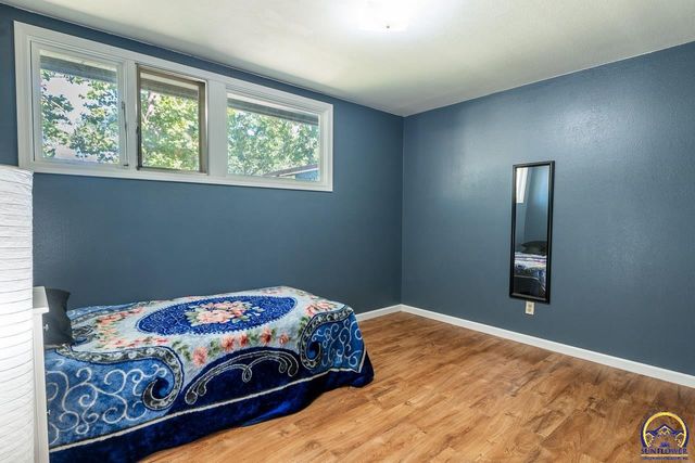 1307 SW Argyll ST, Topeka, KS 66611