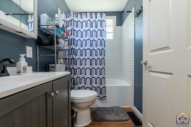 1307 SW Argyll ST, Topeka, KS 66611