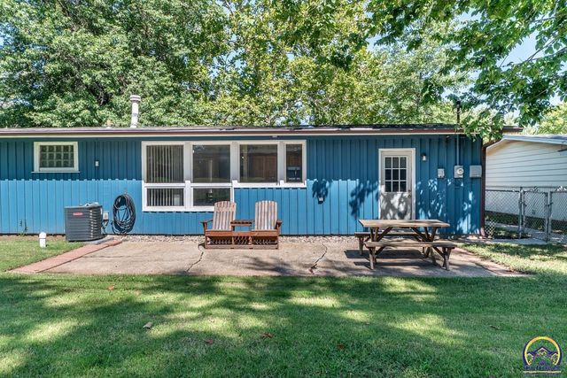 1307 SW Argyll ST, Topeka, KS 66611