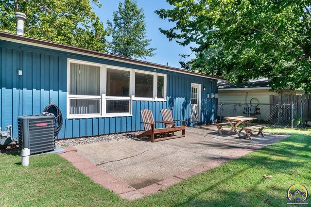 1307 SW Argyll ST, Topeka, KS 66611