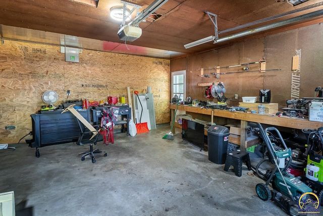 1307 SW Argyll ST, Topeka, KS 66611