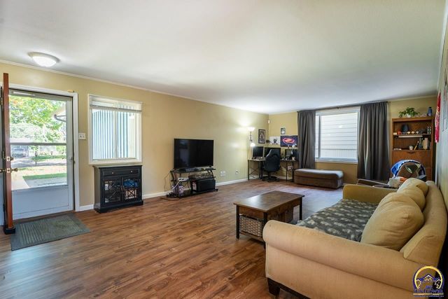 1307 SW Argyll ST, Topeka, KS 66611