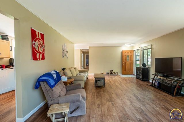 1307 SW Argyll ST, Topeka, KS 66611