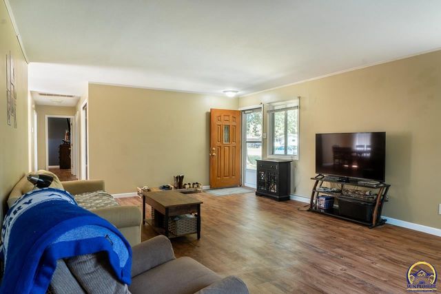 1307 SW Argyll ST, Topeka, KS 66611