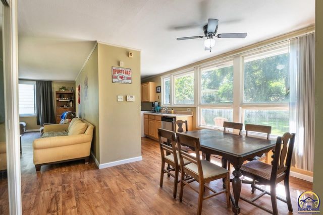 1307 SW Argyll ST, Topeka, KS 66611